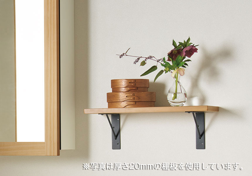 厚棚板　ニュージーパイン一本芯集成材【厚さ30mm／糸面加工】　全面ウレタン塗装仕上げ　ライト色 4